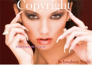 Nagelstudio Poster Gesicht